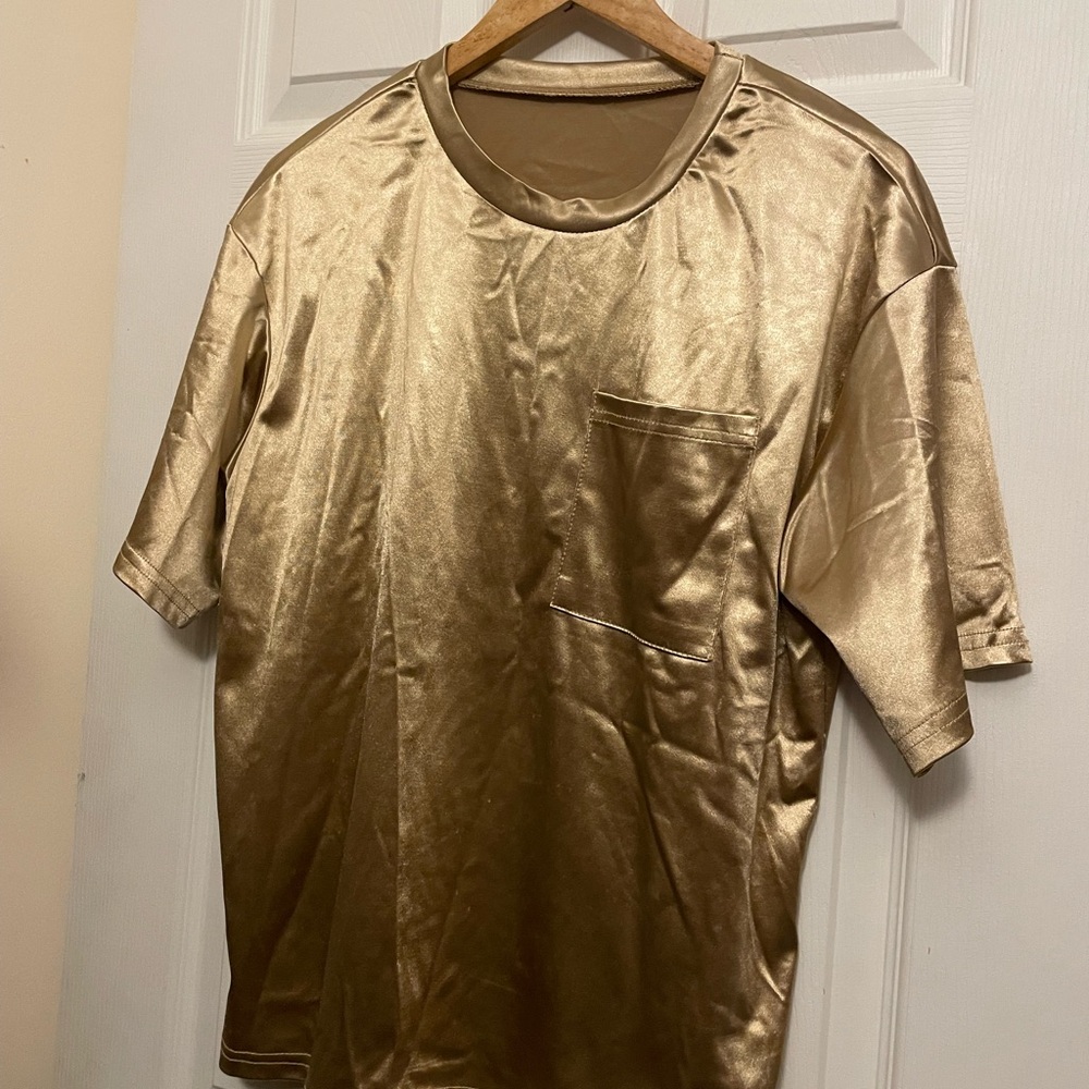SHEIN Gold Metallic Short Sleeve Pocket Tee - Picture 3 of 6